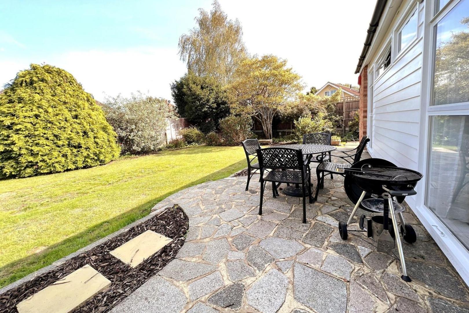Spacious Family Bungalow With Garden For Up To 7 Epsom Eksteriør billede